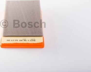 BOSCH 0 986 B02 323 - Воздушный фильтр, двигатель autodif.ru