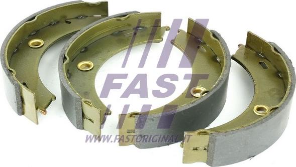 Fast FT30033 - Комплект тормозных колодок, барабанные autodif.ru