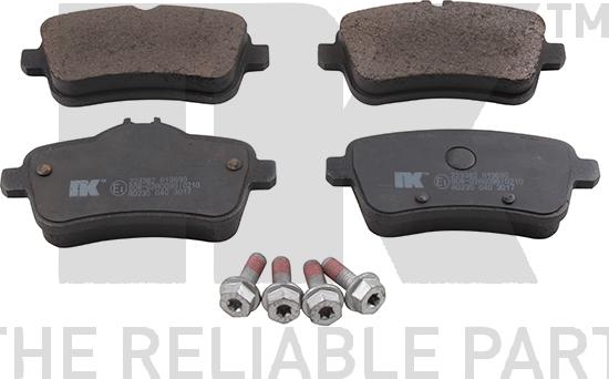 NK 223382 - Колодки тормозные дисковые задние без датчиков износа с прижимной пластиной и аксессуарами / M.B GL, autodif.ru