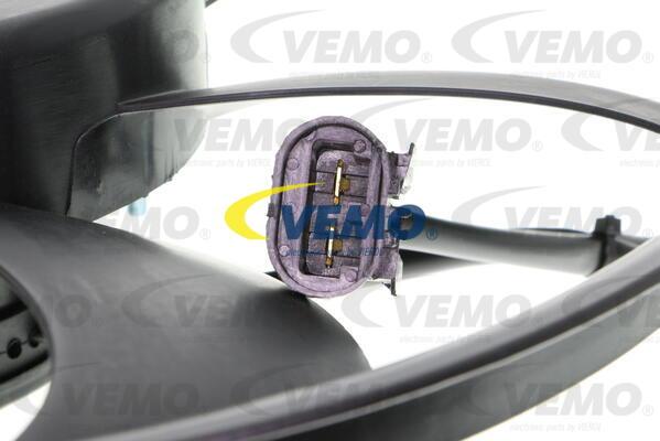 Vemo V46-01-1304 - Вентилятор, охлаждение двигателя autodif.ru