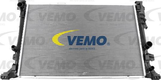 Vemo V30-60-0017 - Радиатор, охлаждение двигателя autodif.ru